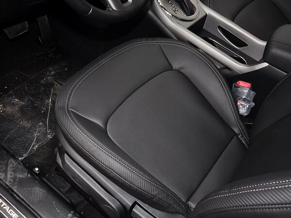 东风悦达起亚  2.0L 自动 驾驶席坐垫特写