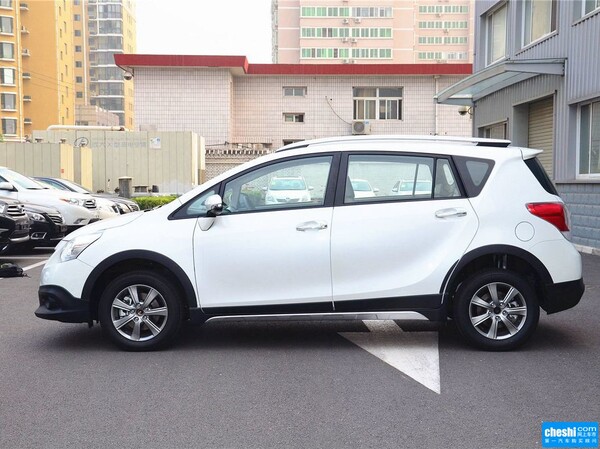 广汽丰田  180E CVT 车辆左正侧视角