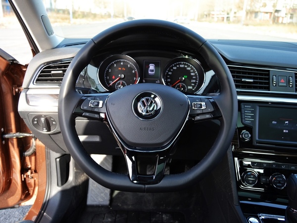 上汽大众 330TSI DSG 方向盘整体