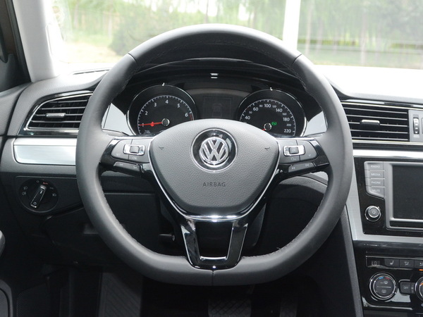   280TSI DSG 方向盘