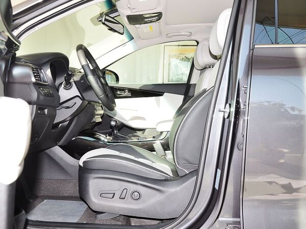 起亚(进口)  索兰托L 2.4L GDI 驾驶席座椅正视图