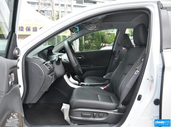 广汽本田  2.4L EX 副驾驶座椅正视图