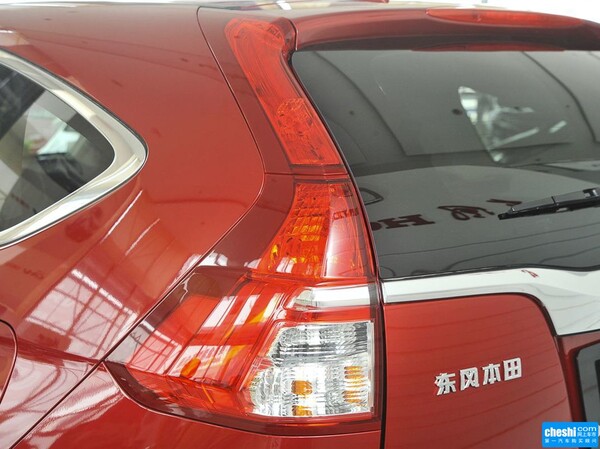 东风本田  2.4L CVT 车辆左后大灯正视角