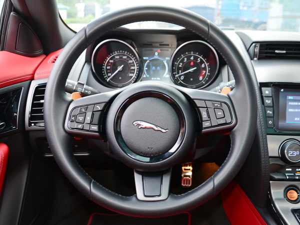 捷豹  3.0T 方向盘