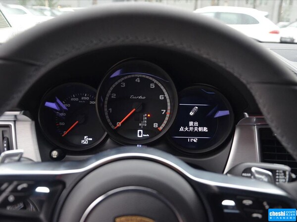 保时捷 Macan Turbo 仪表盘