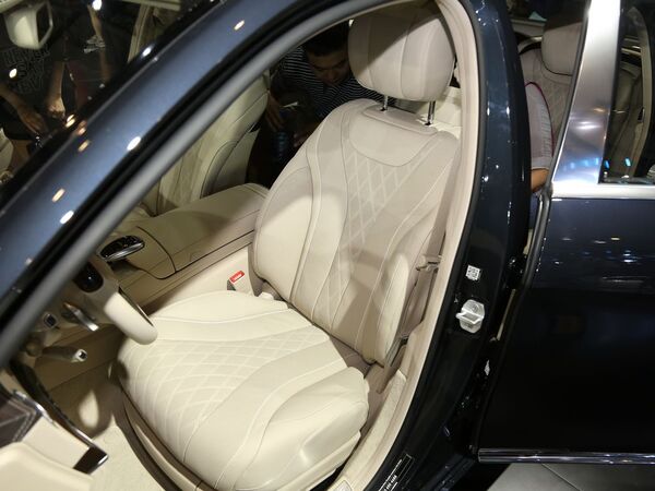 奔驰-迈巴赫  S500 4MATIC