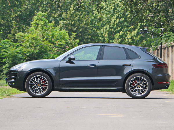 保时捷 Macan Macan 正左侧