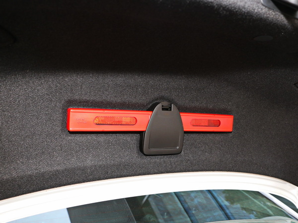 一汽奥迪 45 随车工具