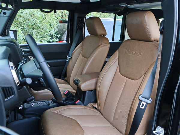 Jeep  3.0L 前排座椅