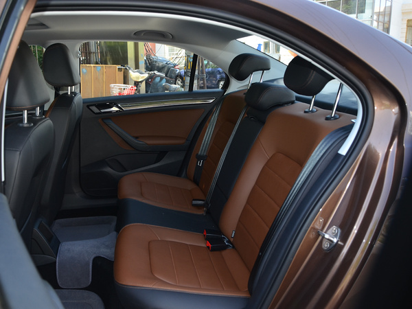 一汽-大众  1.5L 第二排座椅