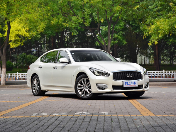 英菲尼迪  Q70L 右前正45度