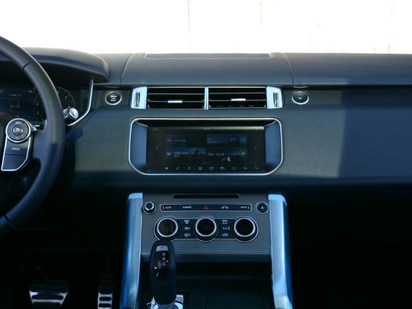 路虎 3.0 中控台