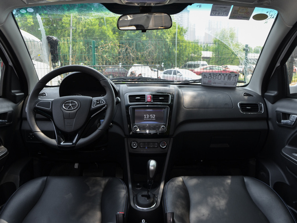 江淮汽车  iEV4 大中控全景