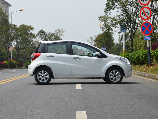 江淮汽车  iEV6E 正右侧