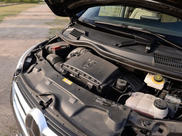 福建奔驰  V 260 L 发动机