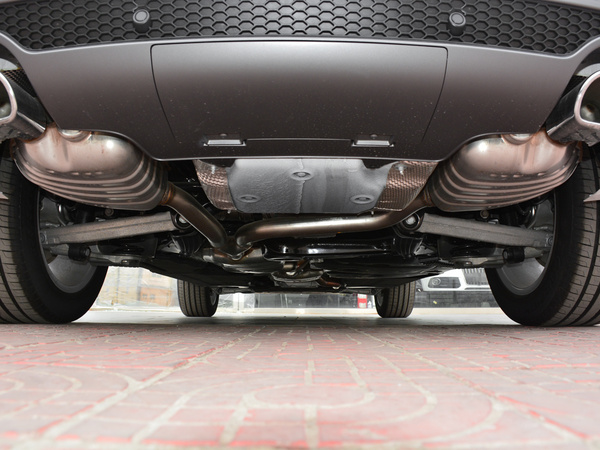 一汽奥迪  Plus 40 TFSI 底盘