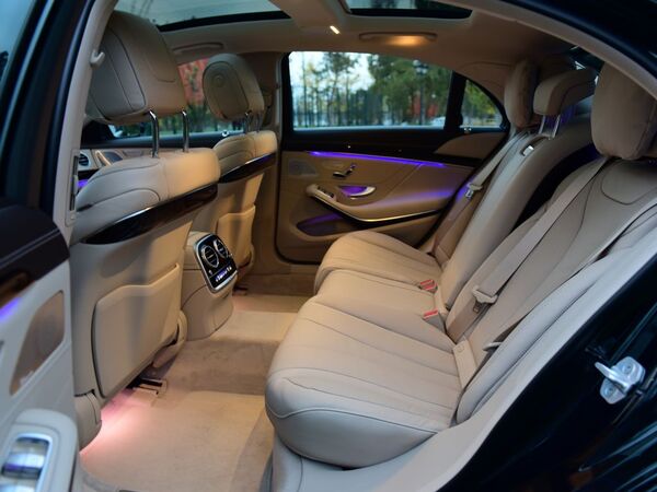 奔驰(进口)  S 450 第二排空间