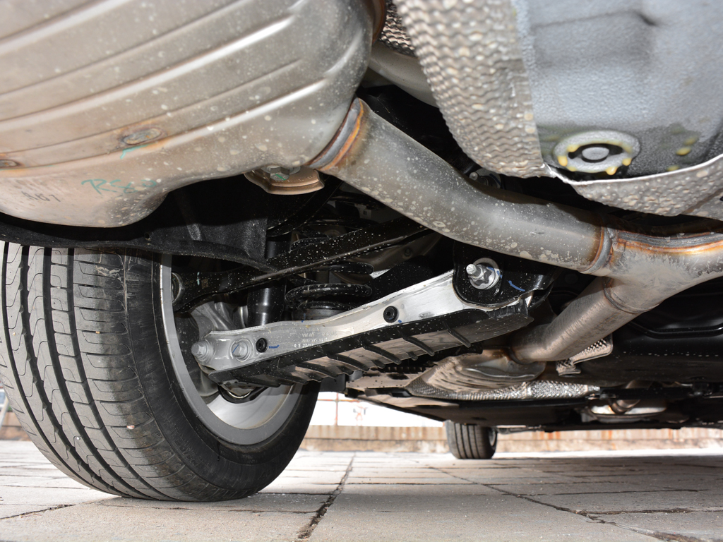 一汽奥迪 30周年年型 40 TFSI 右后悬架