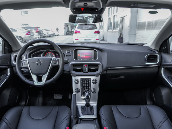 沃爾沃(進(jìn)口)  T4 大中控全景