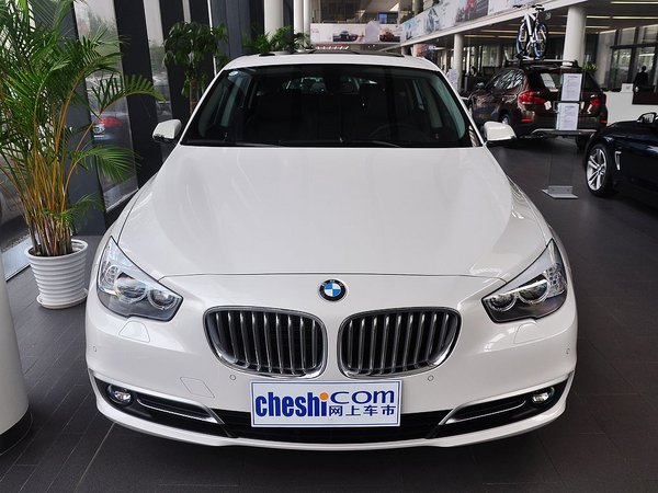 宝马(进口 535i 3.0t at 车头正面视角