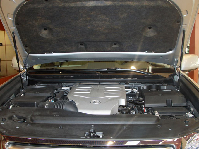 雷克萨斯  460 4.6 自动 发动机标识