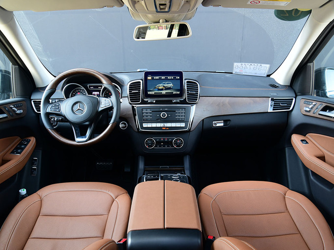 奔驰(进口) GLS 400 大中控全景