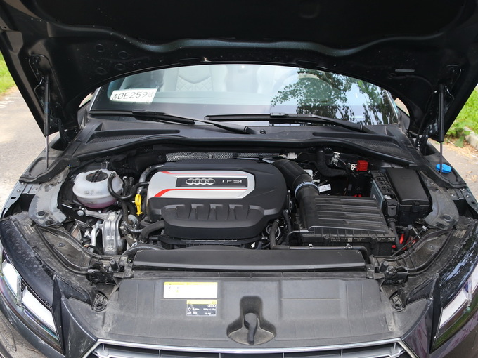 奥迪(进口) TTS 发动机舱