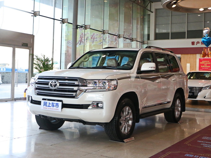 一汽丰田  4.6L 左前正45度