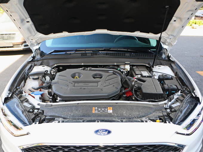 长安福特  EcoBoost 发动机舱