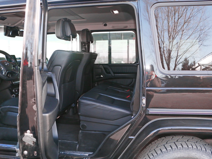 奔驰(进口)  G 500 第二排空间