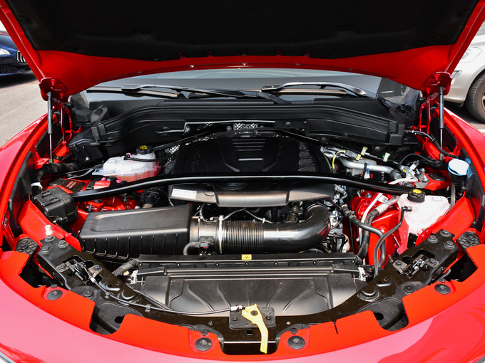 阿尔法.罗密欧  2.0T 280HP 发动机舱