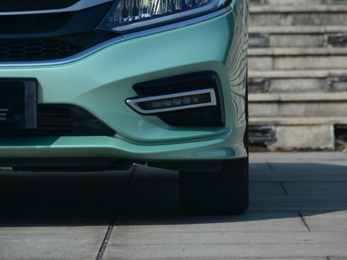 东风本田 210TURBO 左前雾灯