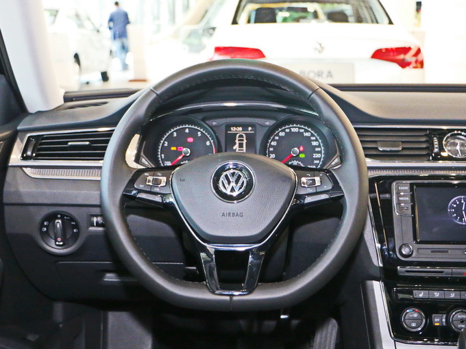 上汽大眾  330TSI 方向盤