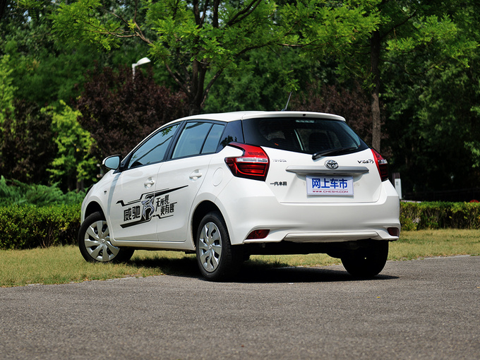 一汽丰田  1.5L 左后正45度