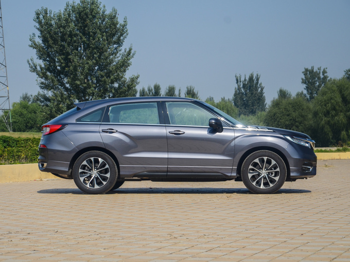 广汽本田  240TURBO 正右侧