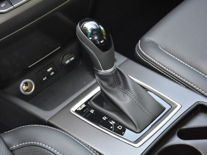 北京现代  1.6T 换挡杆