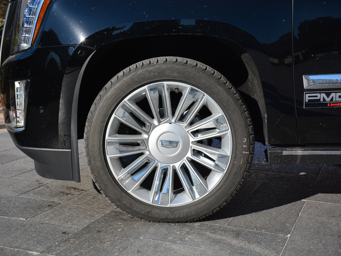 凯迪拉克(进口) 6.2L 左前轮