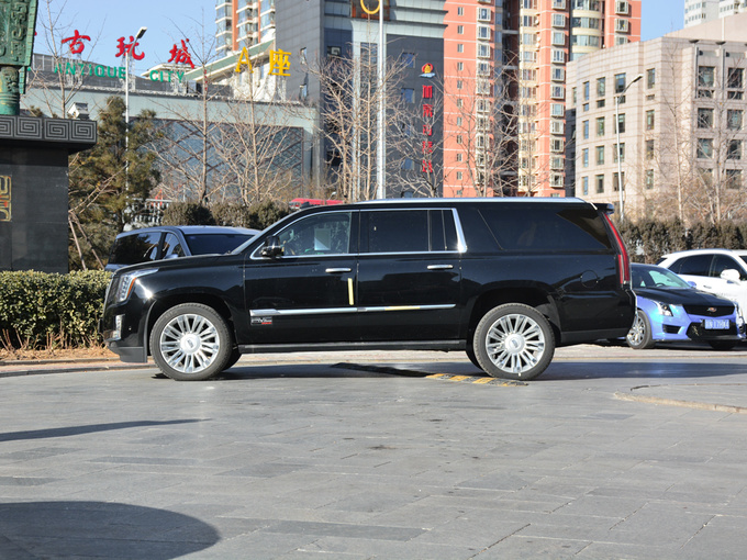 凯迪拉克(进口)  6.2L 正左侧