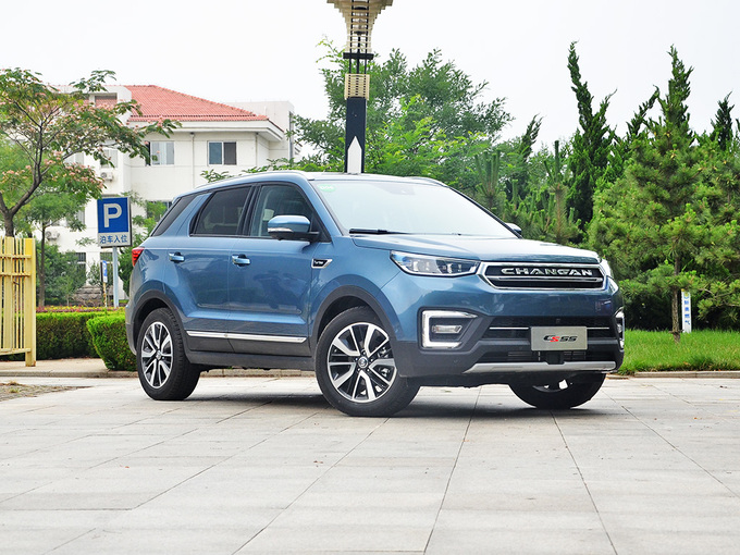 长安乘用车 1.5T 右前正45度