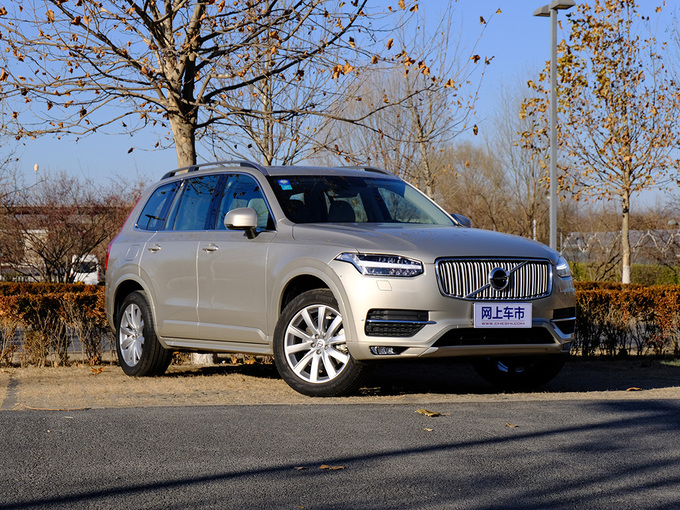 沃尔沃(进口) T5 智逸版 右前正45度