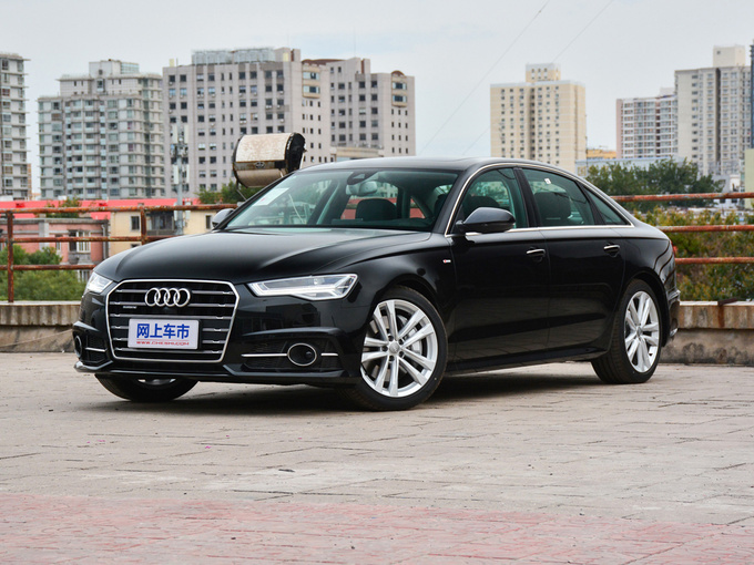 一汽奥迪  30周年纪念版 50 TFSI quattro 左前正45度