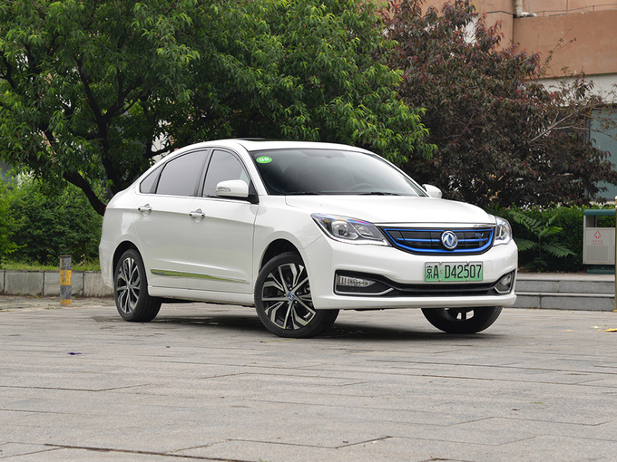 东风风神 右前正45度