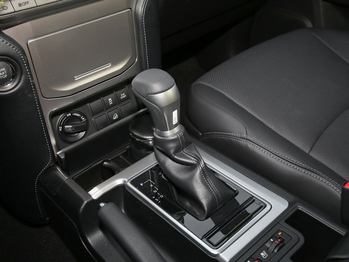 一汽丰田  3.5L 换挡杆