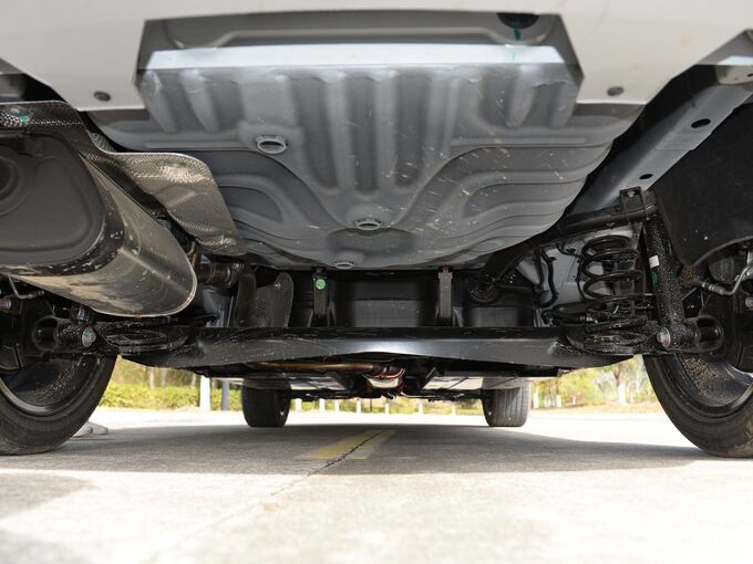 上汽荣威  18T 底盘