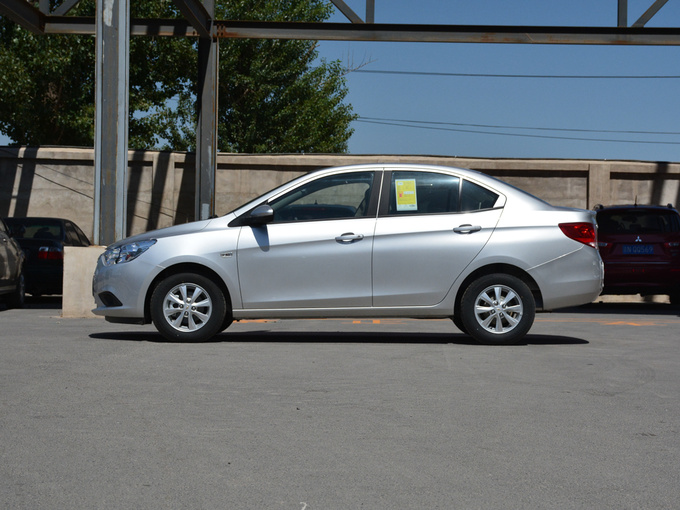 雪佛兰  赛欧3 正左侧