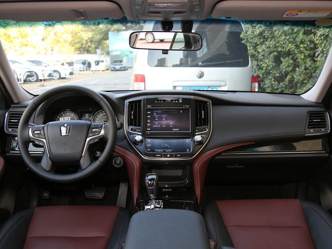 一汽丰田  2.0T 大中控全景