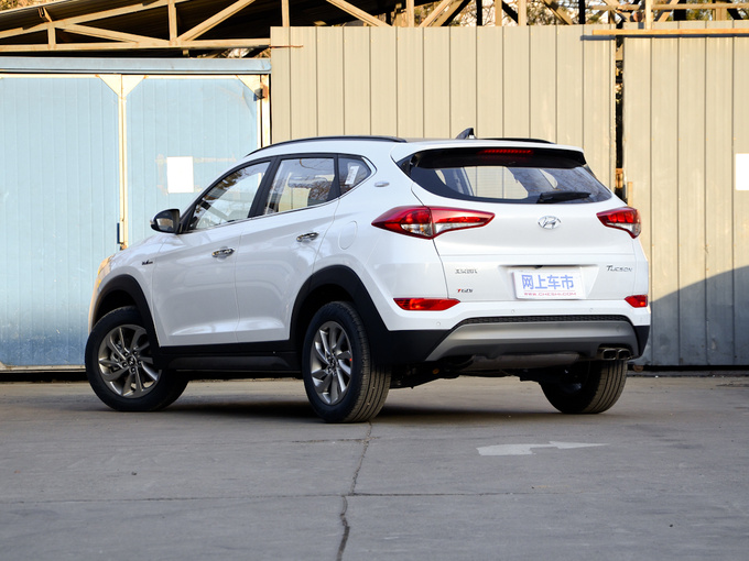 北京现代  1.6T 左后正45度