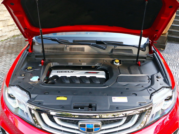吉利汽车 1.8TD 发动机舱