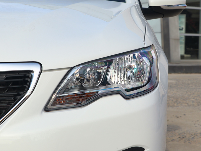 东风标致 1.6L 左前大灯