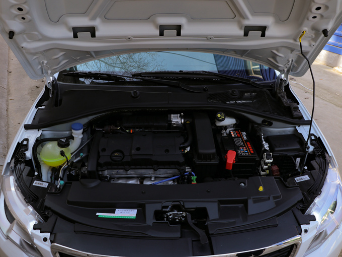 東風(fēng)標(biāo)致  1.6L 發(fā)動機(jī)